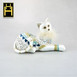 Harmony & Homes Resin - Ethnic Cat w/ Feather