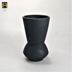 Harmony & Homes Ceramic - Vase (Black)